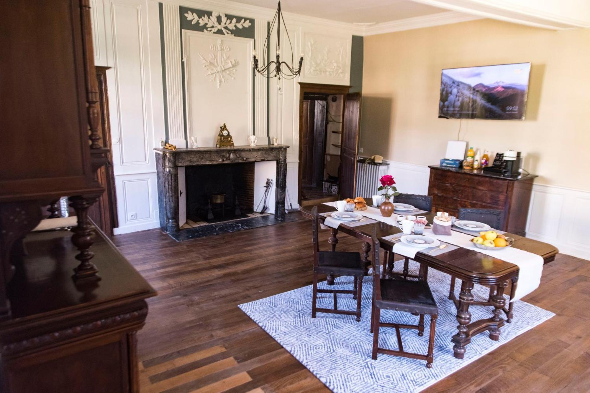 Le Bas Chitray Bed and Breakfast Ménil Exteriör bild