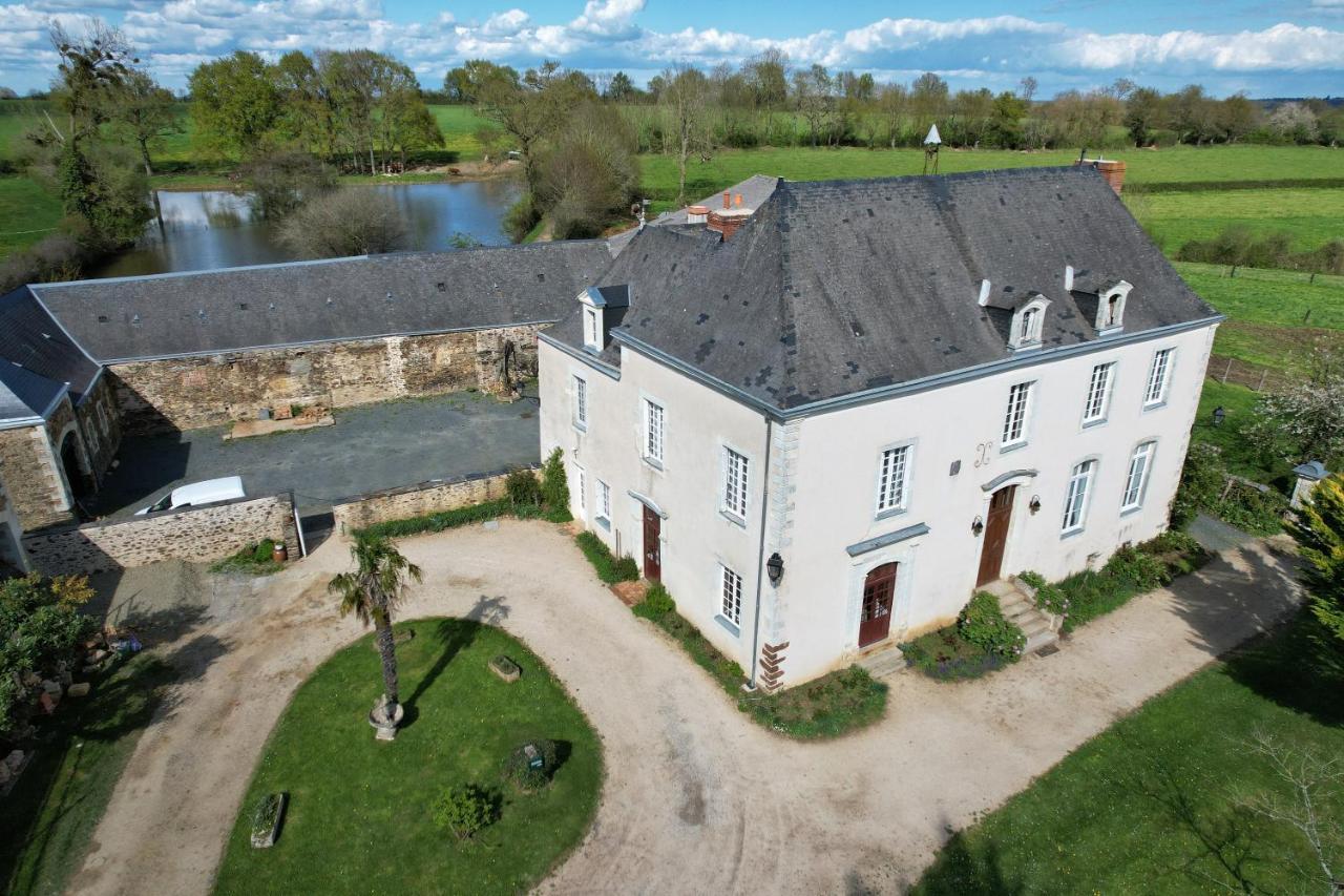 Le Bas Chitray Bed and Breakfast Ménil Exteriör bild