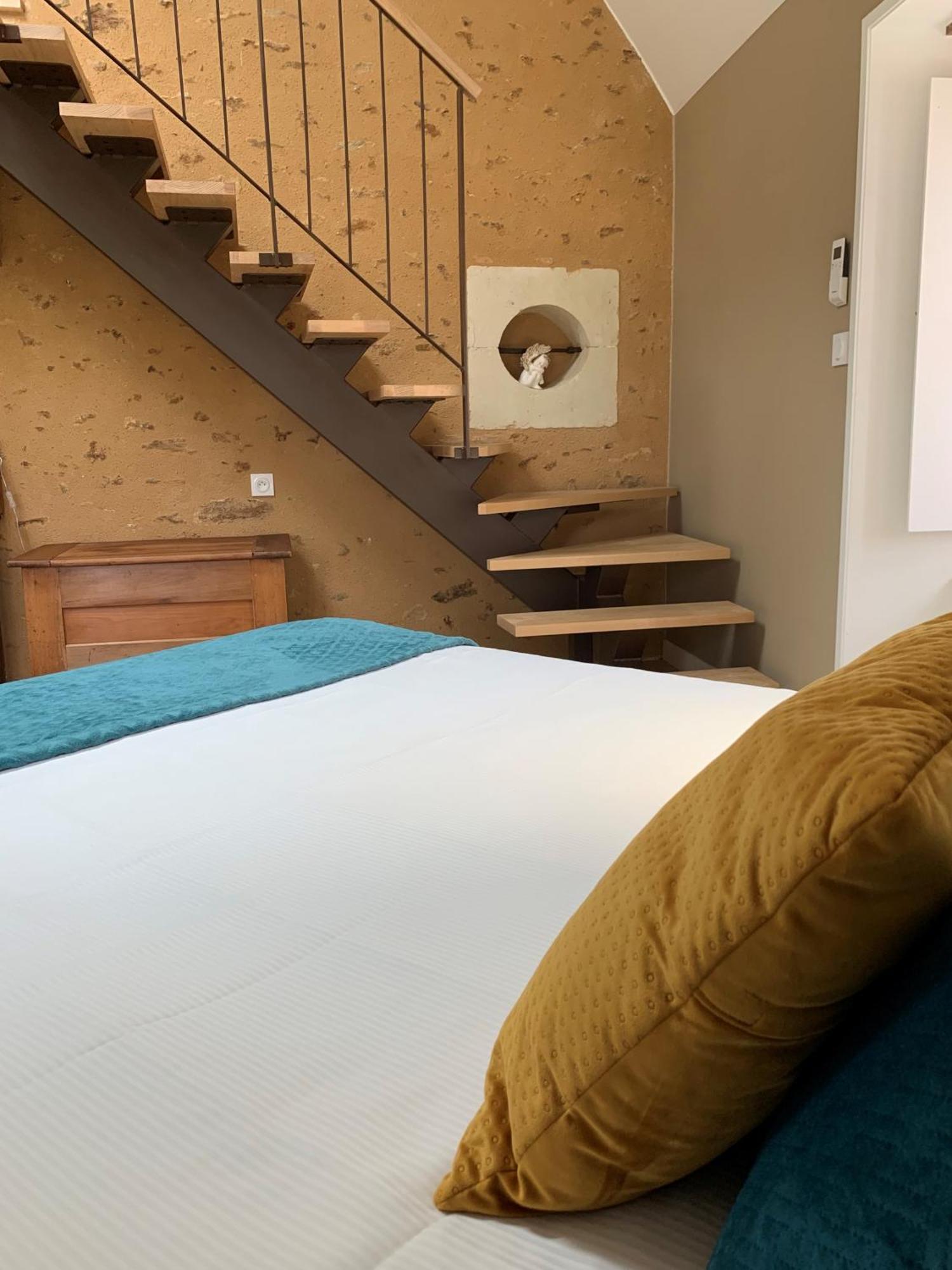 Le Bas Chitray Bed and Breakfast Ménil Exteriör bild