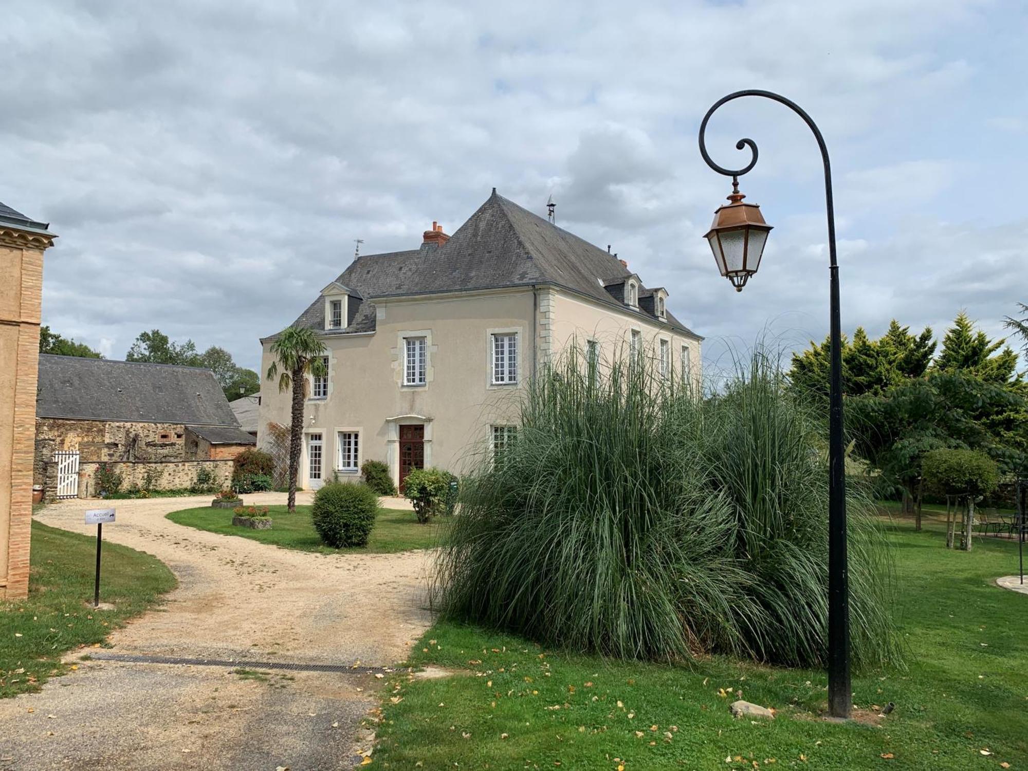 Le Bas Chitray Bed and Breakfast Ménil Exteriör bild